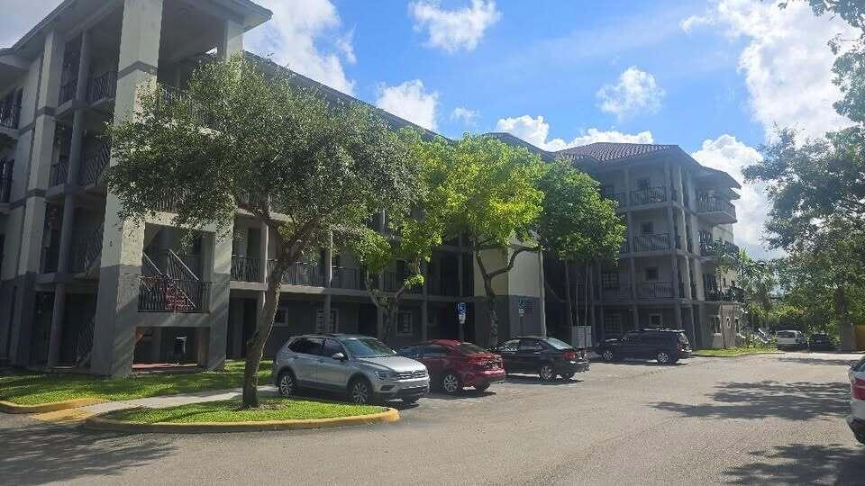 2801 Riverside Dr #107-S - 2801 Riverside Dr #107-S, Coral Springs, FL 33065 Luxury Property | Jose Angel Pina