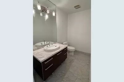244 Biscayne Boulevard #645, Miami, FL 33132 - Photo 9
