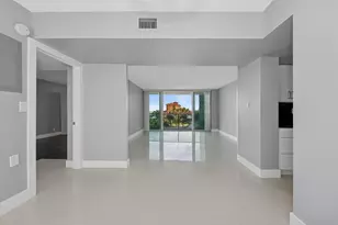 333 NE 21st Ave, Deerfield Beach, FL 33441 - Photo 3