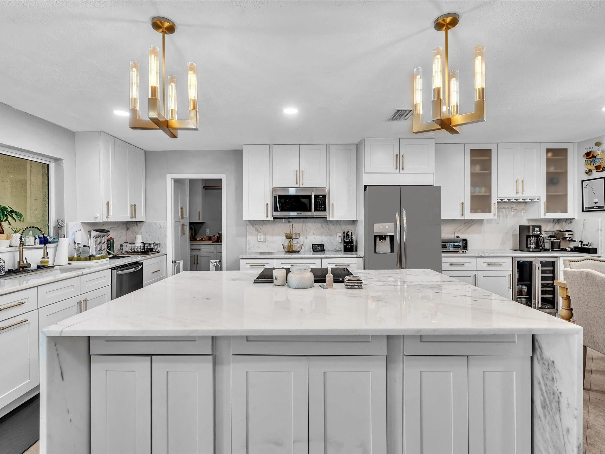 905 SE 13th Ct - 905 SE 13th Ct, Deerfield Beach, FL 33441 Luxury Property | Jose Angel Pina