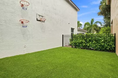 7830 Jewelwood Drive, Boynton Beach, FL 33437 - Photo 33