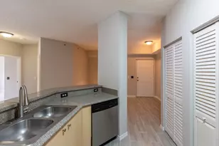 350 Crestwood Cir, Royal Palm Beach, FL 33411 - Photo 7