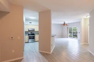 350 Crestwood Cir, Royal Palm Beach, FL 33411 - Photo 5