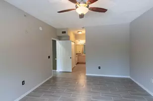 350 Crestwood Cir, Royal Palm Beach, FL 33411 - Photo 15