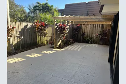 2004 20th Lane, Palm Beach Gardens, FL 33418 - Photo 3