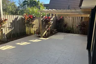 2004 20th Ln, Palm Beach Gardens, FL 33418 - Photo 3