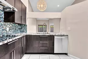 11137 NW 38th Pl, Sunrise, FL 33351 - Photo 7