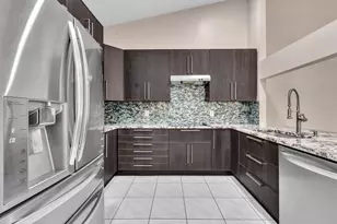 11137 NW 38th Pl, Sunrise, FL 33351 - Photo 5