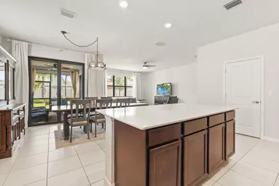 535 SE Villandry Way, Port Saint Lucie, FL 34984 - Photo 11