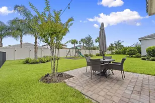 535 SE Villandry Way, Port Saint Lucie, FL 34984 - Photo 11