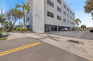 105 S Riverside Dr, Pompano Beach, FL 33062 - Photo 3
