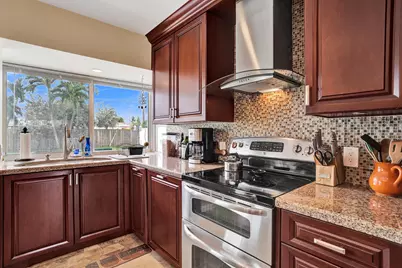 80 SE 10th Street, Pompano Beach, FL 33060 - Photo 13