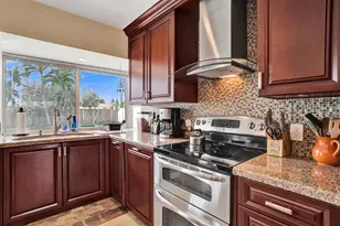 80 SE 10th St, Pompano Beach, FL 33060 - Photo 13