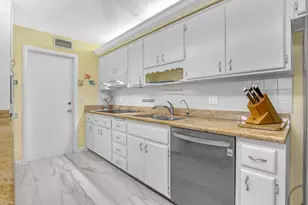 306 Cascade Ln, Palm Beach Shores, FL 33404 - Photo 17