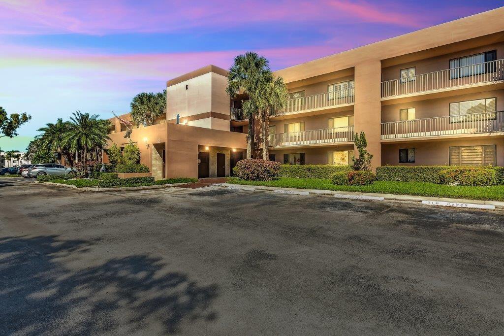 7428 Ashmont Circle #210 - 7428 Ashmont Circle #210, Tamarac, FL 33321 Luxury Property | Jose Angel Pina