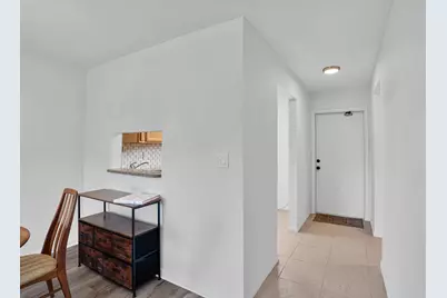 8400 Lagos De Campo Boulevard #305, Tamarac, FL 33321 - Photo 5