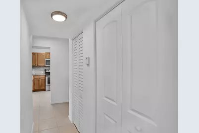 8400 Lagos De Campo Boulevard #305, Tamarac, FL 33321 - Photo 17