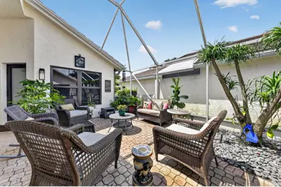 2865 N Clearbrook Circle N, Delray Beach, FL 33445 - Photo 9
