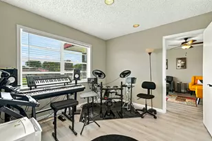 198 Lake Frances Dr, West Palm Beach, FL 33411 - Photo 15