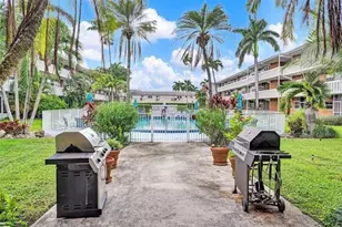 141 NE 10th Ave, Hallandale Beach, FL 33009 - Photo 21