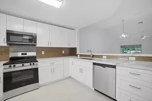 4112 Pine Ridge Ln, Weston, FL 33331 - Photo 5
