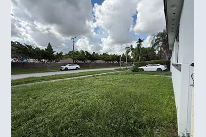 761 NW 183rd Drive, Miami Gardens, FL 33169 - Photo 35