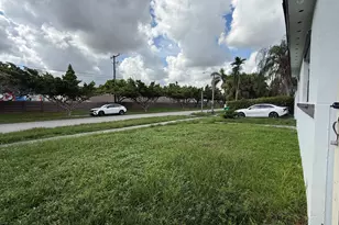 761 NW 183rd Dr, Miami Gardens, FL 33169 - Photo 35