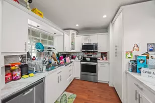10975 NW 27th Pl, Sunrise, FL 33322 - Photo 7