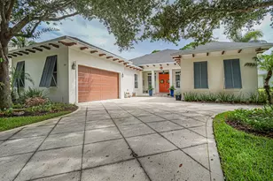 934 Carolina Cir SW, Vero Beach, FL 32962 - Photo 1