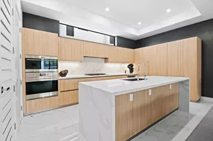 818 NE 2nd St, Fort Lauderdale, FL 33301 - Photo 13