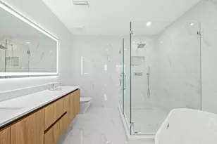 818 NE 2nd St, Fort Lauderdale, FL 33301 - Photo 17