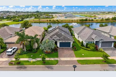 9945 Regency Way, Palm Beach Gardens, FL 33412 - Photo 1