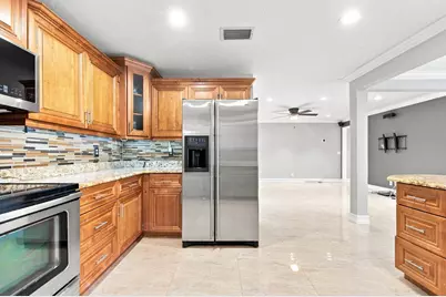2380 NW 107th Avenue, Coral Springs, FL 33065 - Photo 15