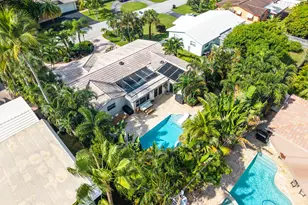 2641 NE 52nd St, Lighthouse Point, FL 33064 - Photo 47