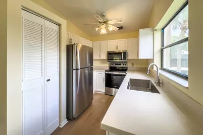 3362 Lucerne Park Drive, Greenacres, FL 33467 - Photo 7