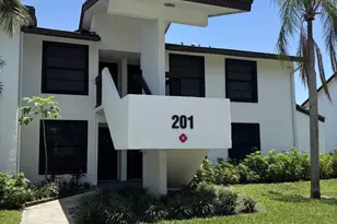 201 Lake Pointe Dr, Oakland Park, FL 33309 - Photo 3