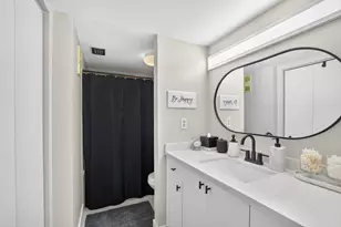 1000 Colony Point Cir, Pembroke Pines, FL 33026 - Photo 19