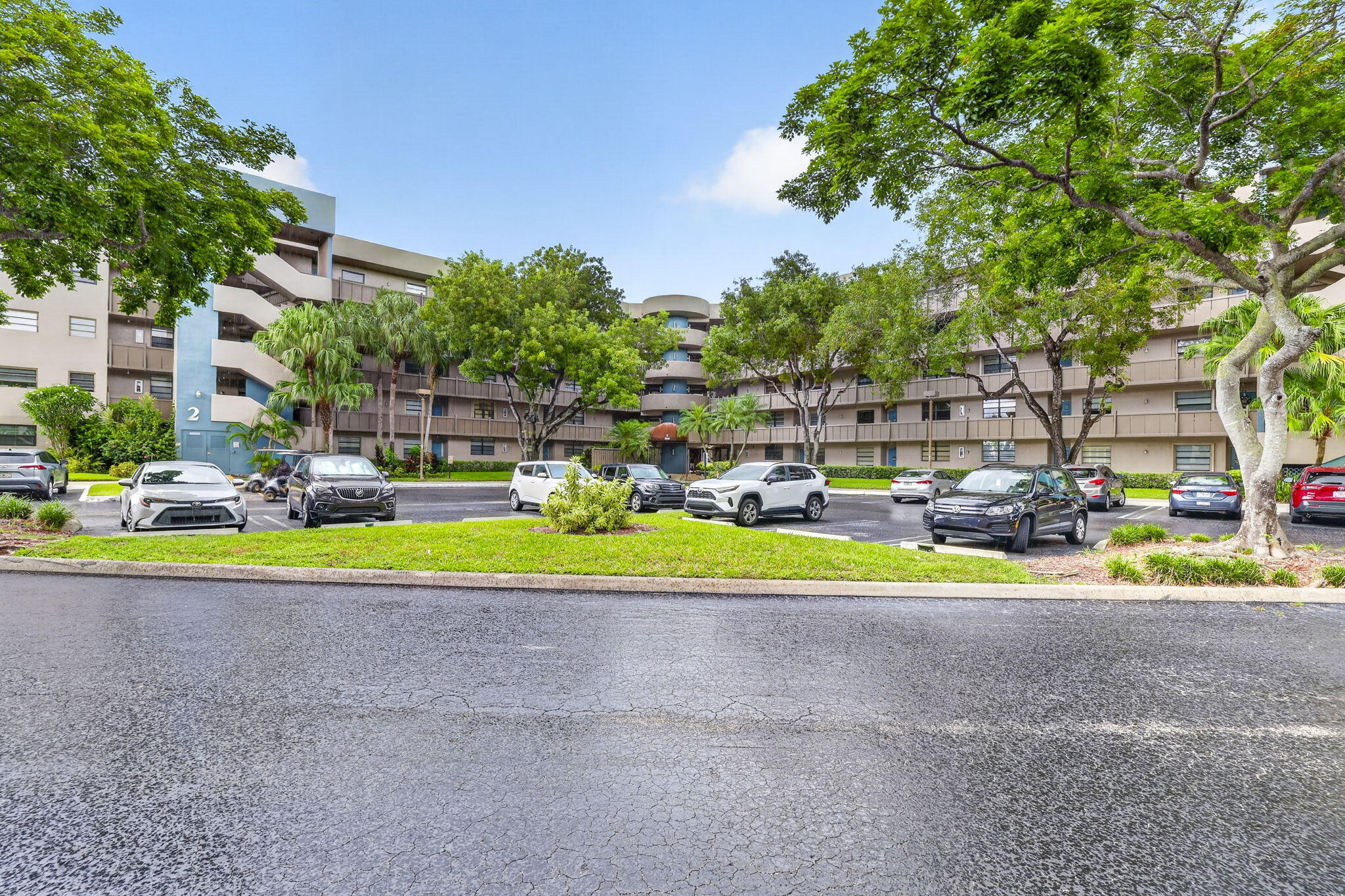 1000 Colony Point Cir #108 - 1000 Colony Point Cir #108, Pembroke Pines, FL 33026 Luxury Property | Jose Angel Pina