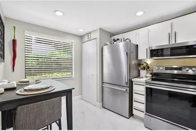 1000 Colony Point Circle #108, Pembroke Pines, FL 33026 - Photo 5