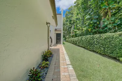1301 N Riverside Drive #19, Pompano Beach, FL 33062 - Photo 3