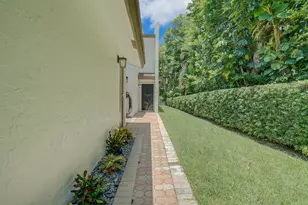 1301 N Riverside Dr, Pompano Beach, FL 33062 - Photo 3