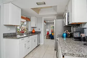 5704 NW 47th Ln, Tamarac, FL 33319 - Photo 13