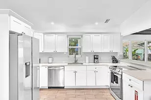 1580 NE 35th St, Oakland Park, FL 33334 - Photo 3