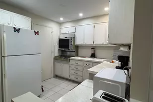 305 N Pompano Beach Blvd, Pompano Beach, FL 33062 - Photo 3