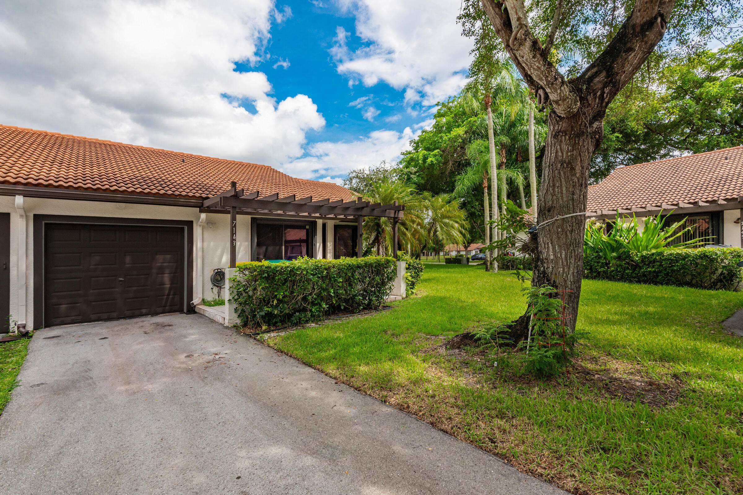 7143 Wisteria Way - 7143 Wisteria Way, Tamarac, FL 33321 Luxury Property | Jose Angel Pina