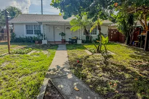 826 S M St, Lake Worth Beach, FL 33460 - Photo 3