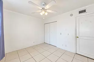 110 Lake Emerald Dr, Oakland Park, FL 33309 - Photo 15