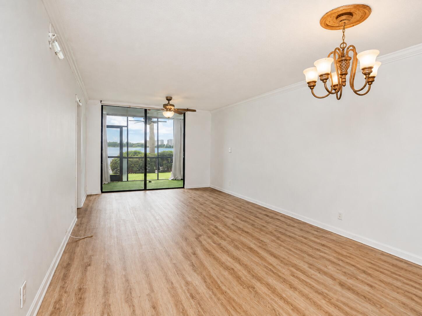 110 Lake Emerald Dr #103 - 110 Lake Emerald Dr #103, Oakland Park, FL 33309 Luxury Property | Jose Angel Pina