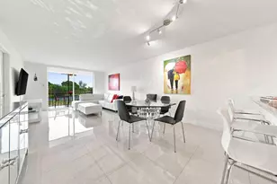 9400 N Hollybrook Lake Dr, Pembroke Pines, FL 33025 - Photo 25
