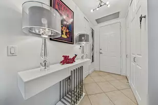 2631 NE 14th Ave, Wilton Manors, FL 33334 - Photo 13